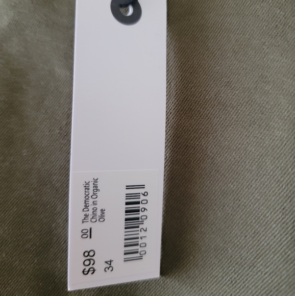 Taylor Stitch Democratic Chino in Organic Olive - Picture 5 of 7